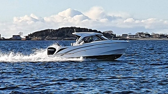 2017/18 BENETEAU ANTARES 7 M 175 HK SUZUKI APX + DIV. UTSTYR. TIL SALGS. 11 of 12