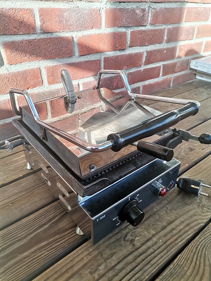 Product image 1 of 8
