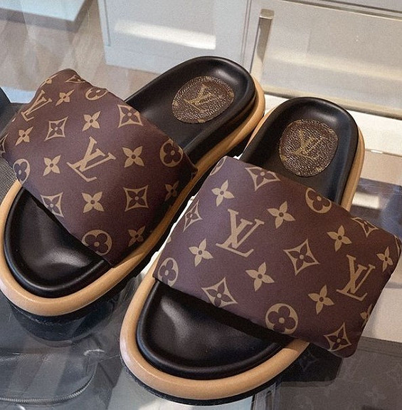 louis vuitton pool pillow sandals｜TikTok Search