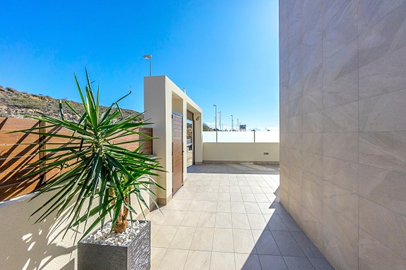 En megler med gode referanser -  SPANIA1.no