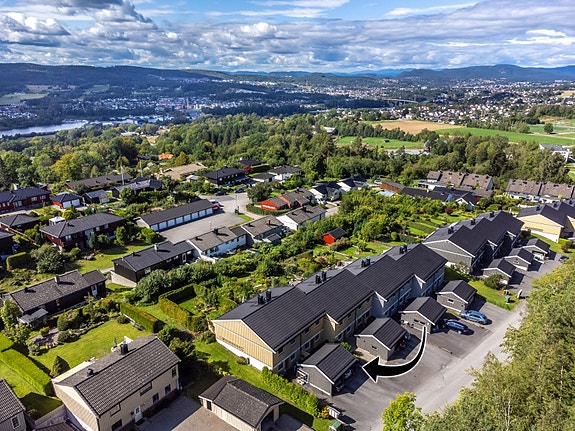Meglerhuset Telemark /v Daniel Nes Yven har gleden av å presentere solrike Borgemarka 42A.