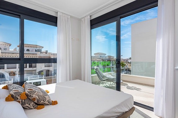 En megler med gode referanser - SPANIA1.no