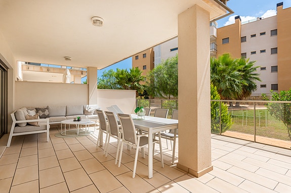 Flotte hagemøbler inkludert i prisen