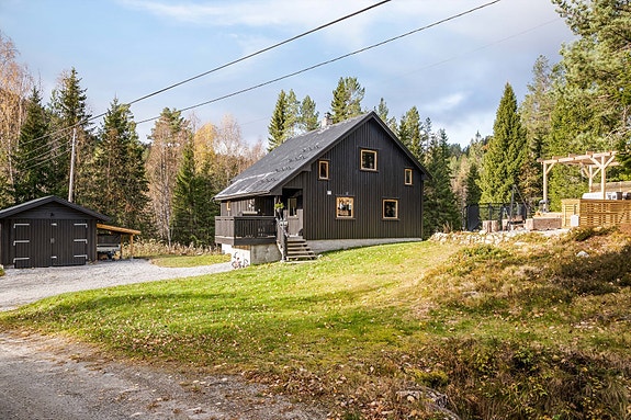 EiendomsMegler1 ved Ann Helén Jamtveit presenterer Hovinvegen 1838!