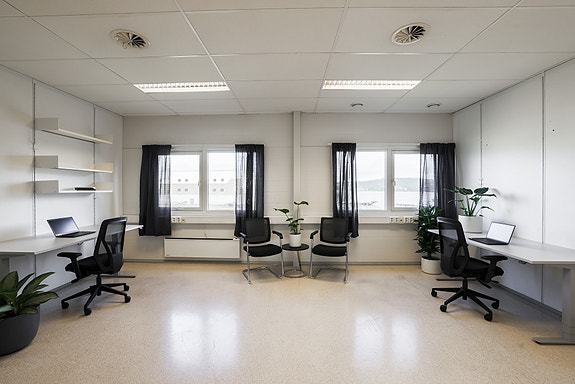 Stort ledig kontor med fin utsikt i byggets 4.etasje