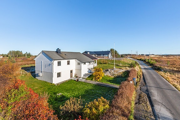 EiendomsMegler 1 v/Morten Høvik har gleden av å presentere Steinsøyveien 21!