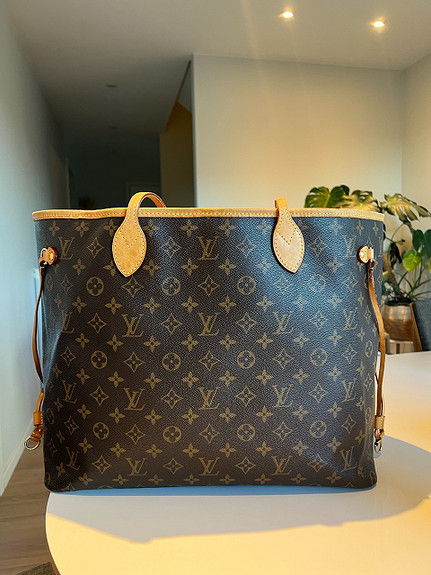 Louis Vuitton Neverfull-vesker til salgs her: Orlando, Florida