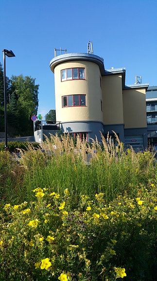 JARHUSET- Det fantastiske og Ikoniske bygget salongen ligger i.