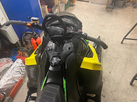 Lynx Boondocker std 3700 800re-Tec 4 of 15