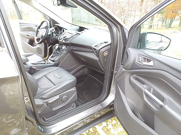 Ford Kuga 11 of 30