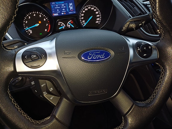 Ford Kuga 23 of 30