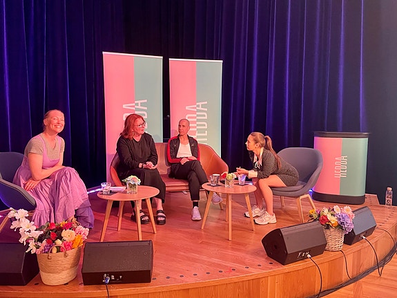 Vi arrangerer panelsamtaler og debatter. Foto: Cecilie L. Steen