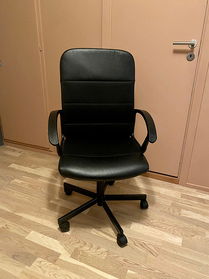 Pent brukt kontorstol fra IKEA