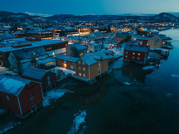 Bartbryggo med Mosjøen sentrum