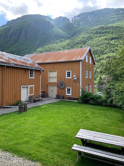 Bryggo og Bakgården