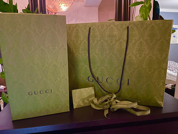 Gucci bag with discount ribbon