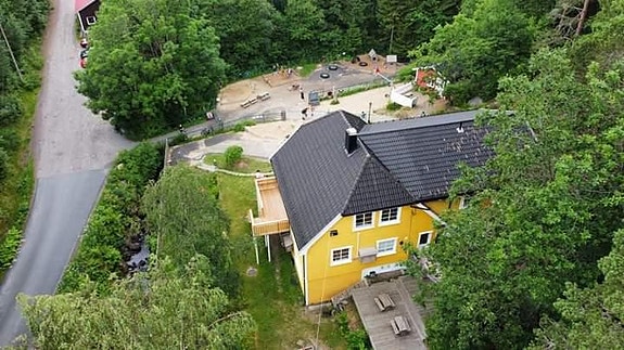 Oversiktsbilde fra baksida