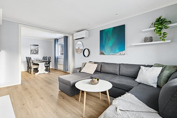 Velkommen til Storgata 3 og denne romslige 2-romsleiligheten på Gruben!