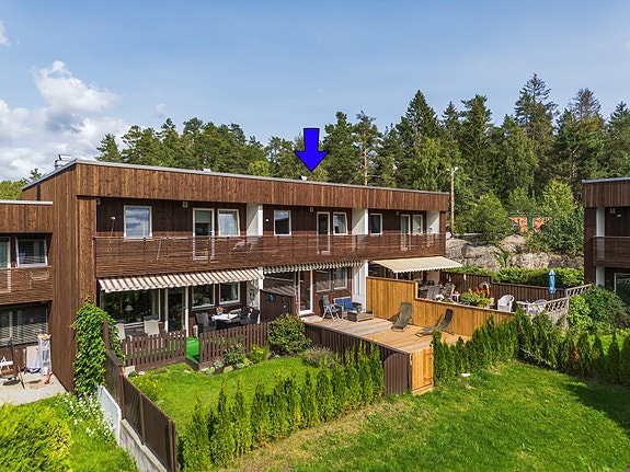 EiendomsMegler1 v/Tone Darrud presenterer Fluesnappern 16B - Flott rekkehus i attraktivt og barnevennlig boligområde på Gulset!
