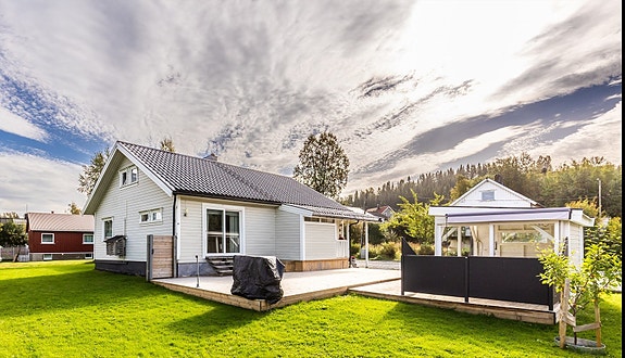 Aktiv eiendomsmegling v/Marianne Mora Eskildsen har gleden av å presentere denne flotte eneboligen på Gruben