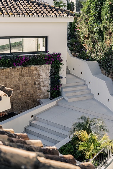 En megler med gode referanser - SPANIA1.no