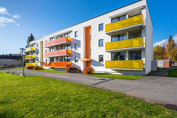 Kallerudvegen 10B ligger øverst på Tongjordet sentralt i Gjøvik.