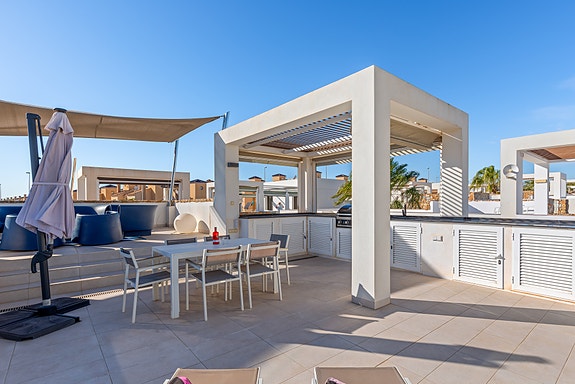 Takterrasse på 72m2- God plass til venner og familie