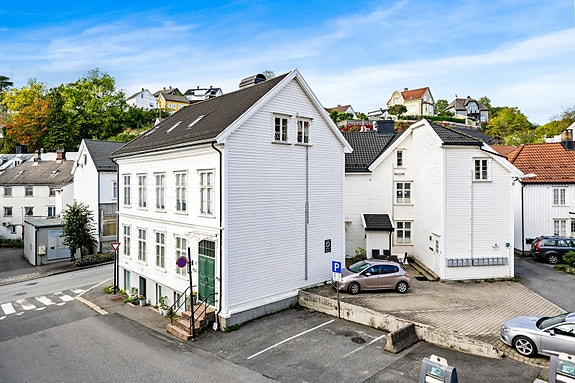 Exbo eiendomsmegling v/Martin Olsen har gleden av å presentere og ønske velkommen til visning til Munkegaten 1D! En toppleilighet med 2 bad og takterrasse i sentrum!