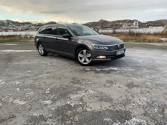 Volkswagen Passat 2 of 5