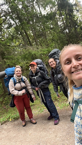 Lederteamet overnattet i hengekøyer på Lutvann for kosen skyld:)