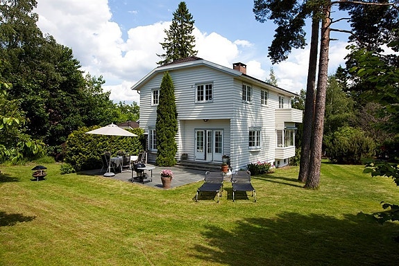 Flott stor hage