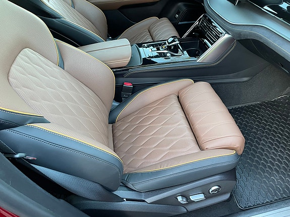 BYD Tang 7 of 12