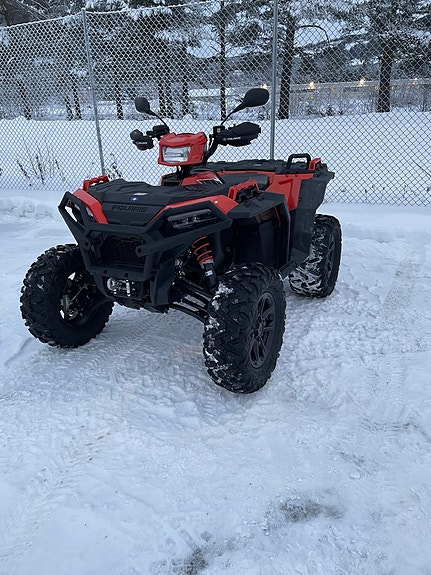 Polaris Sportsman XP 1000S 2 of 5