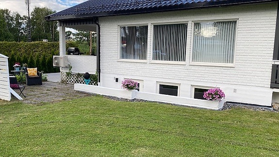 Uteplass/inngangsparti