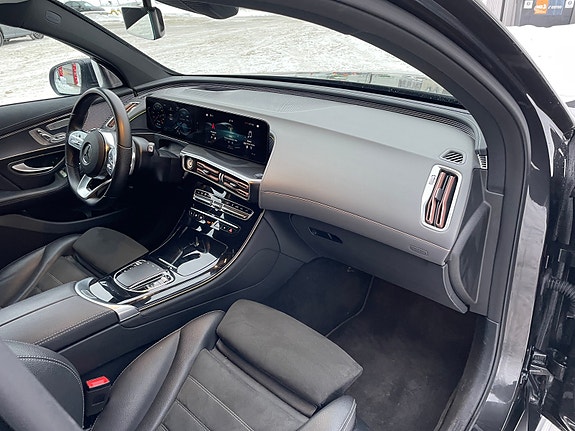Mercedes-Benz EQC-Klasse 14 of 29