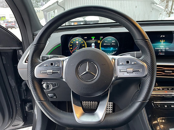Mercedes-Benz EQC-Klasse 27 of 29