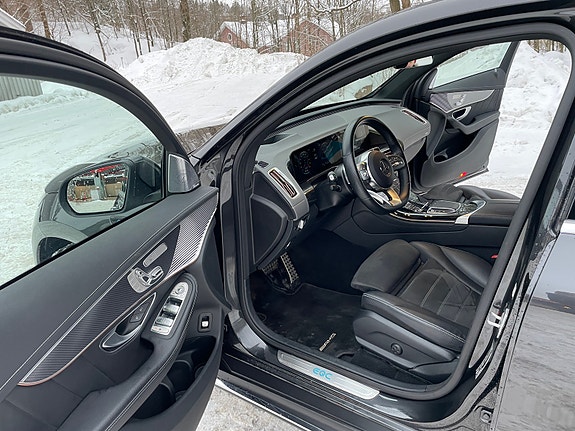 Mercedes-Benz EQC-Klasse 25 of 29