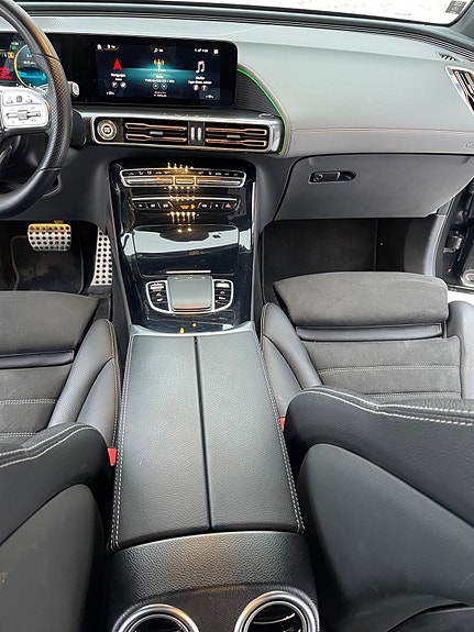 Mercedes-Benz EQC-Klasse 28 of 29