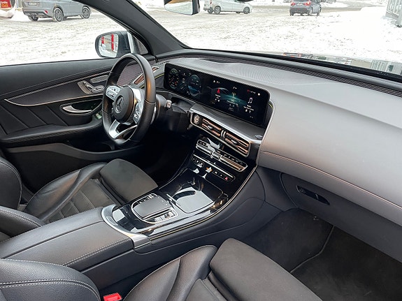 Mercedes-Benz EQC-Klasse 13 of 29