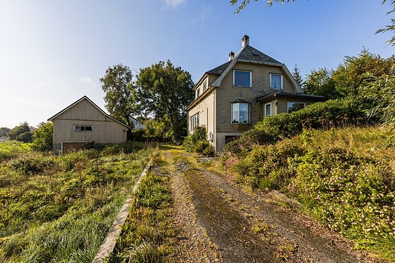 Kristoffer Hutcheson Ekrene v/ DNB Eiendom presenterer Austre Veaveg 240!