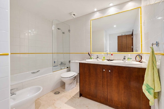 Bruk en megler med gode referanser - se SPANIA1.no