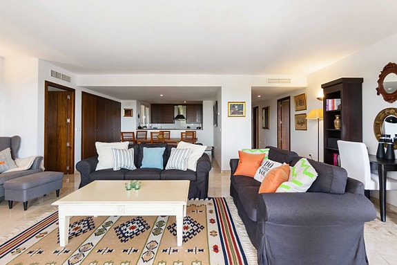 Bruk en megler med gode referanser - se SPANIA1.no