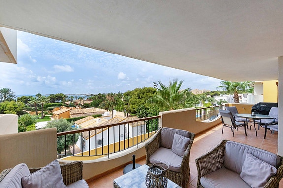 Bruk en megler med gode referanser - se SPANIA1.no