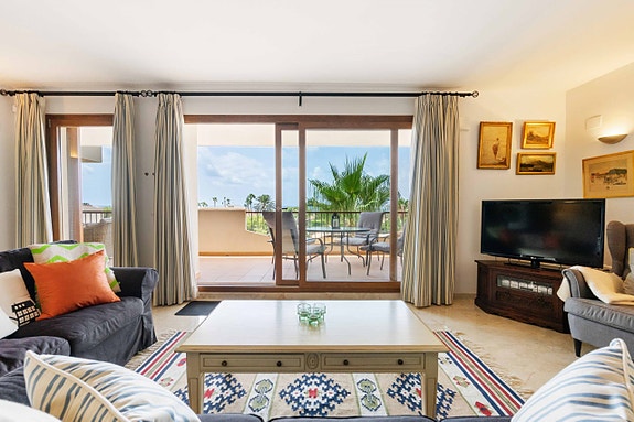 Bruk en megler med gode referanser - se SPANIA1.no