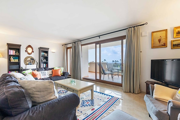 Bruk en megler med gode referanser - se SPANIA1.no