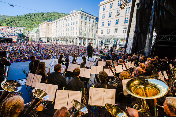 Musikkorpsenes år 2018- konsert på Torgalmenningen i Bergen