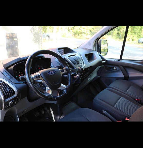 Ford Transit Custom 13 of 25