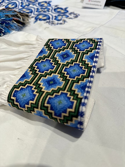 Product image 8 of 9
