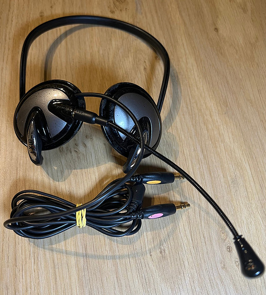 headset med separat mic og speaker inngang samt | FINN torget