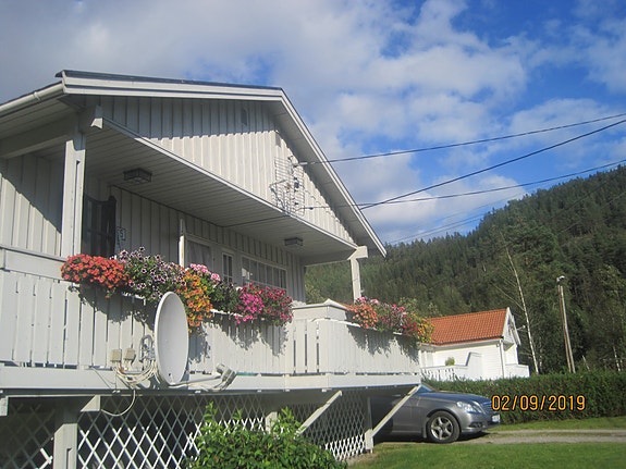 Huset Øvre Helle 45. 4525 Konsmo.